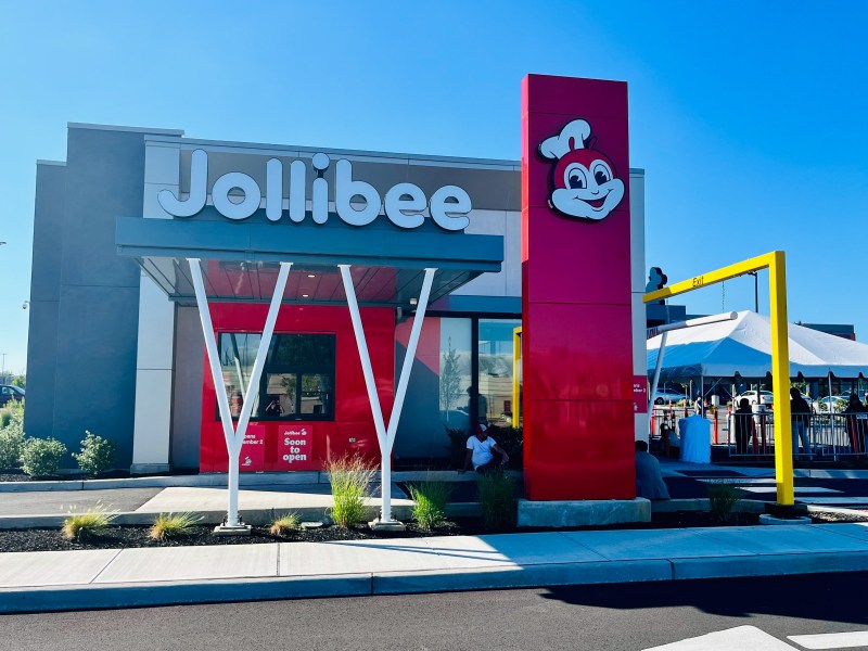 Inside Jollibee Philadelphia Top fried chicken and lifechanging peach