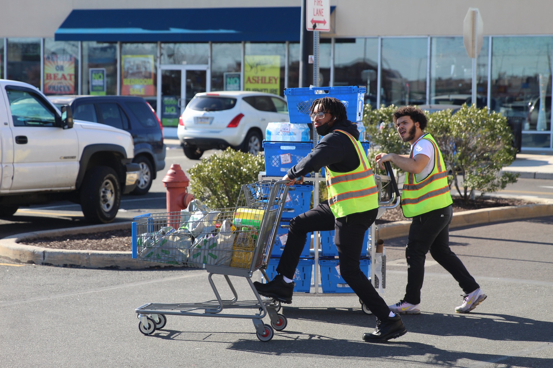 Philadelphia bottled water frenzy Store scenes after the chemical spill